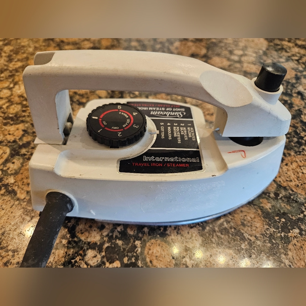 Sunbeam International Travel Iron